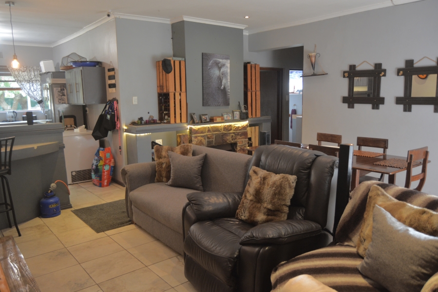 3 Bedroom Property for Sale in Sandbaai Western Cape